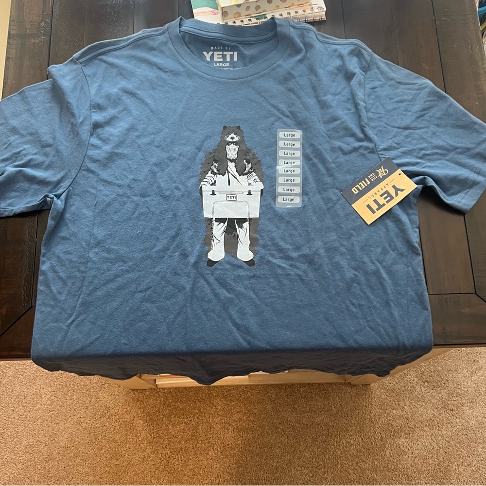 New with tags Yeti t-shirt